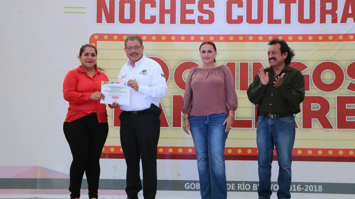 "Domingos Familiares Noches Culturales" se lleva a cabo