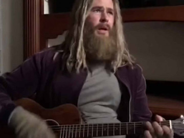 Revelan video de ‘Fat Thor’ cantando “Hurt”