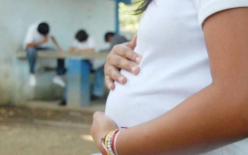 Persisten casos de embarazo en adolescentes advierten autoridades médicas