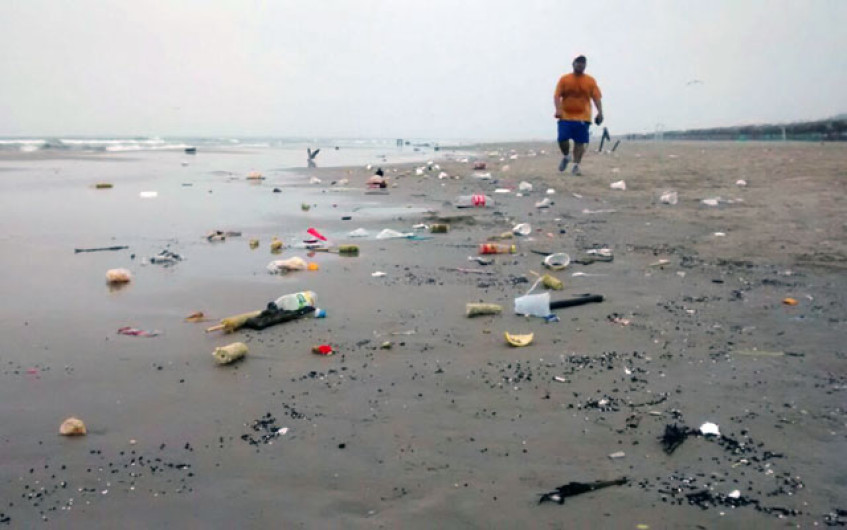 Playazo deja 67 toneladas de basura 