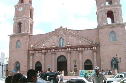 Iglesia abre proceso contra curas acusados
