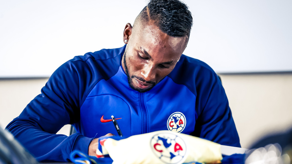 América hace oficial el fichaje de Julián Quiñones