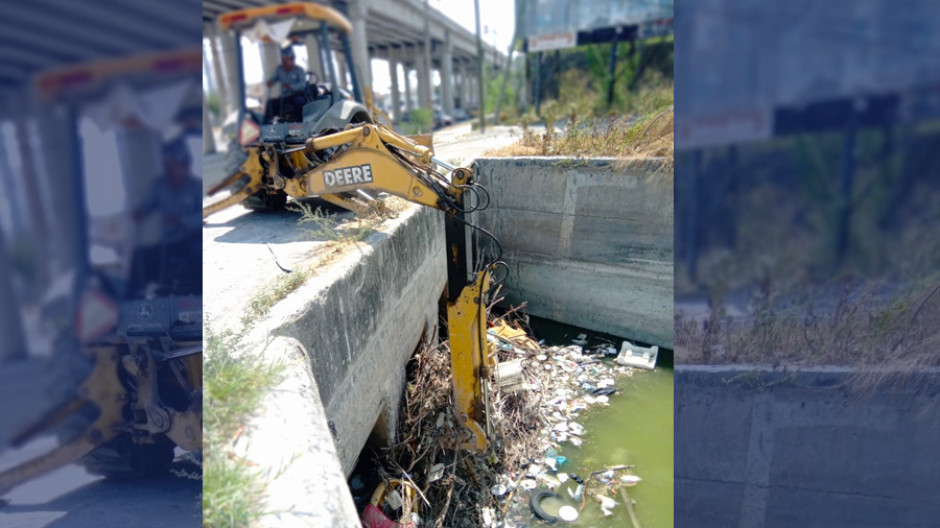 Exhorta COMAPA a evitar arrojar basura y otros desechos a drenes y canales
