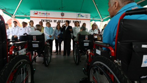 Entrega Ayuntamiento de Tampico sillas de Ruedas