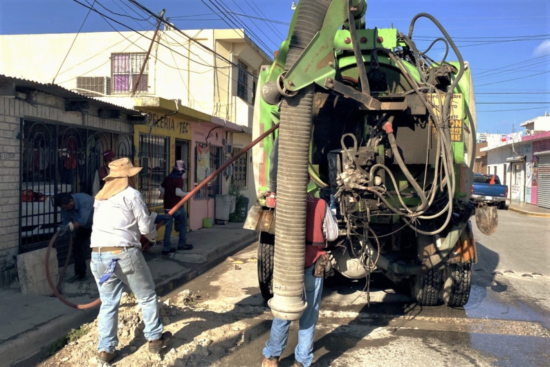Efectuó COMAPA sondeo de líneas generales y descargas en Jarachina Sur