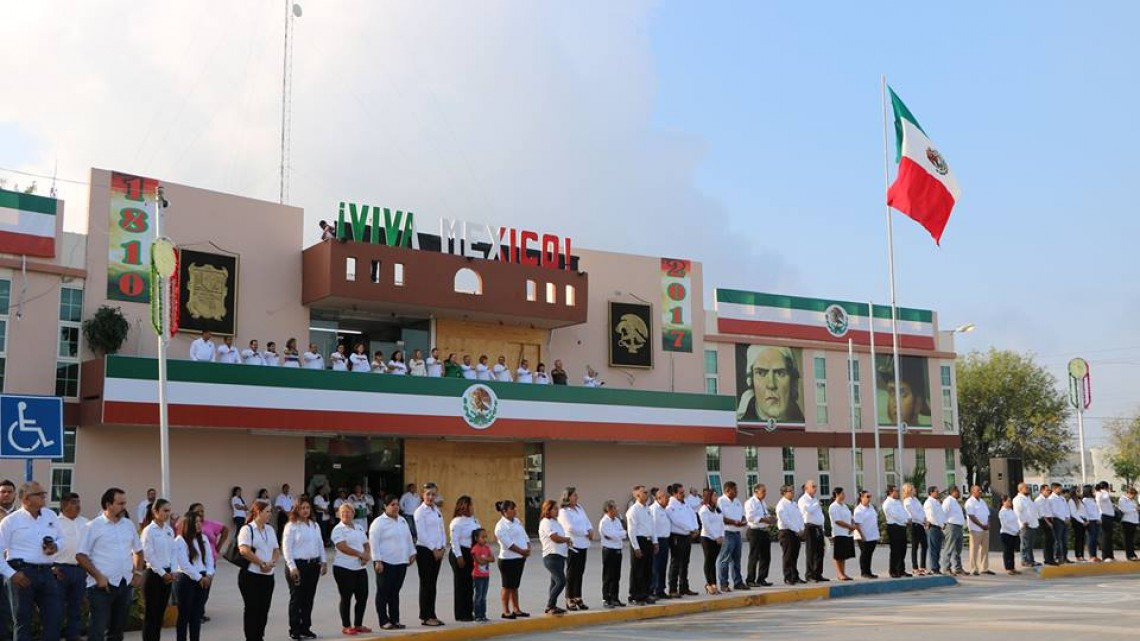 Ayuntamiento presente en desfile de independencia