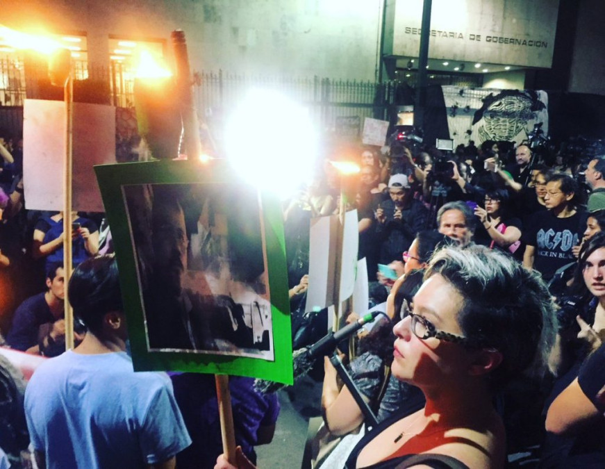 Periodistas se manifiestan frente a la Secretaría de Gobernación