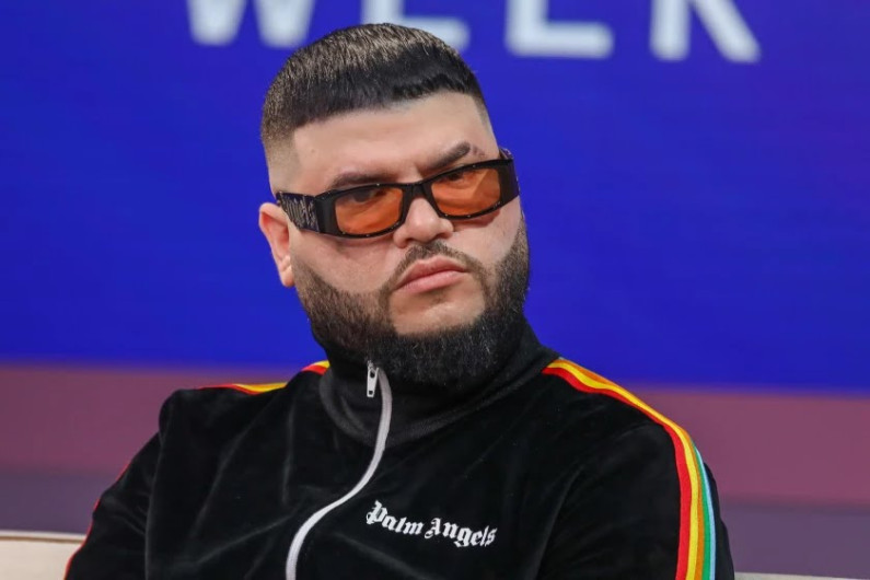 Farruko pide perdón por sus canciones y convierte concierto en una ‘misa’