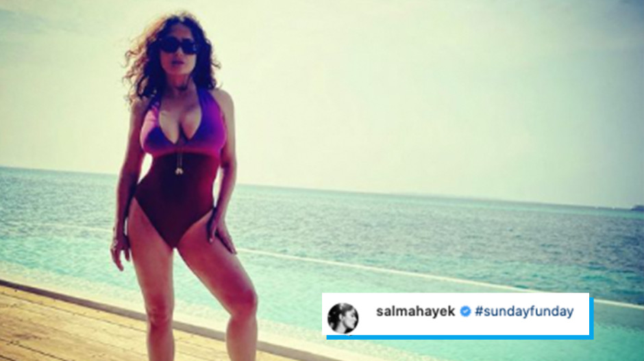 Salma Hayek presume sus curvas en sexy fotografía