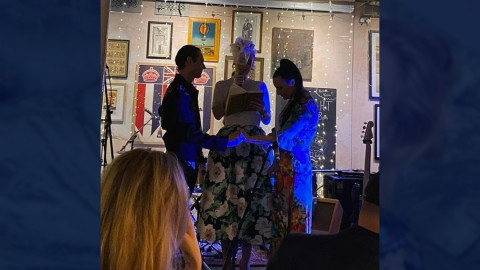 Adele "destapa" fecha de su nuevo disco ¡en una boda!