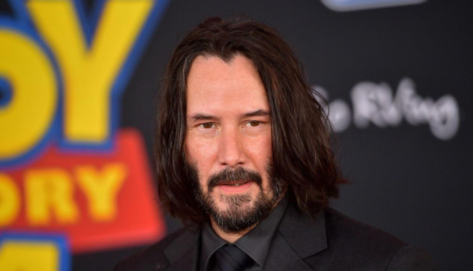  Keanu Reeves festeja su cumpleaños 55